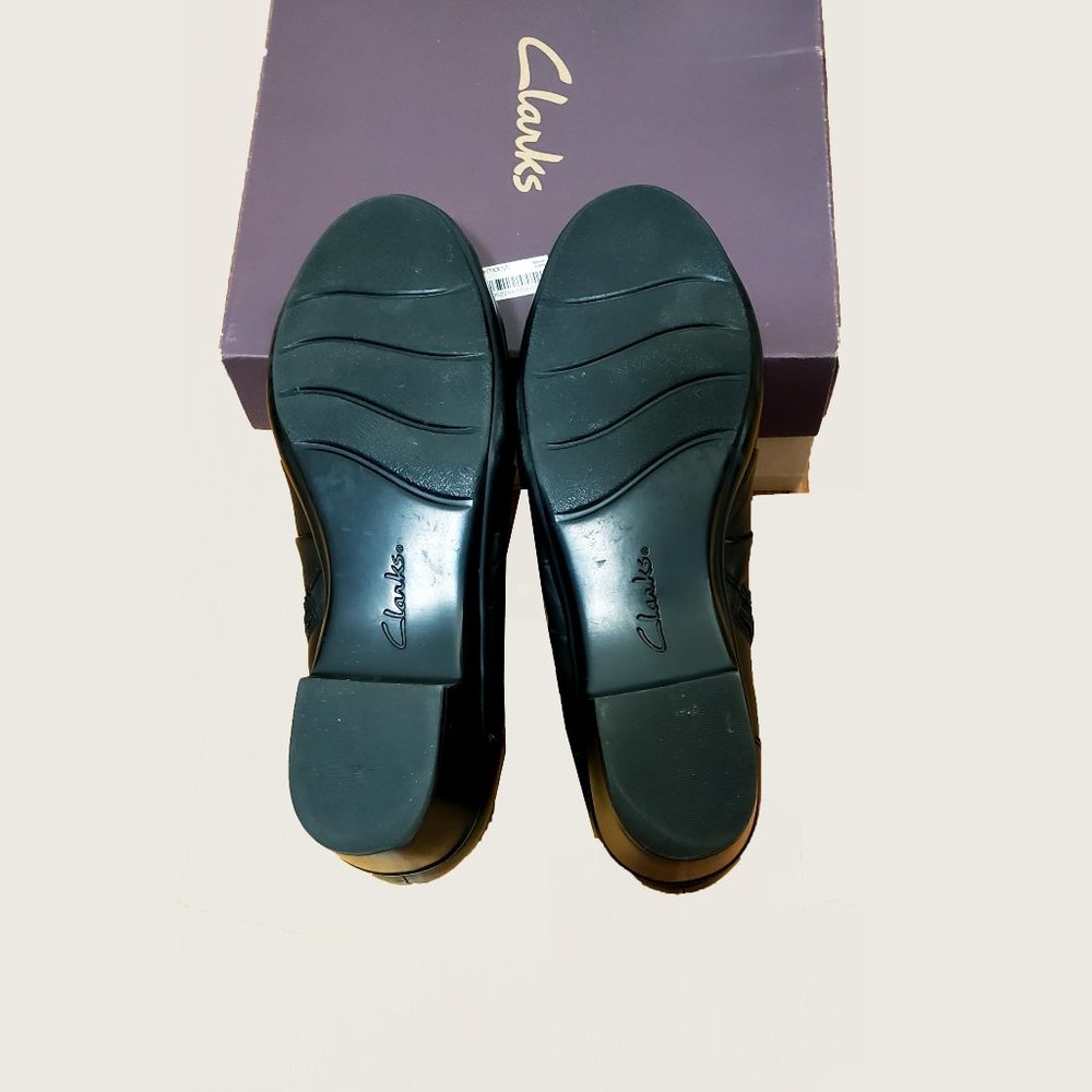 Clarks Malia Hue Booties - Picture 8 of 8